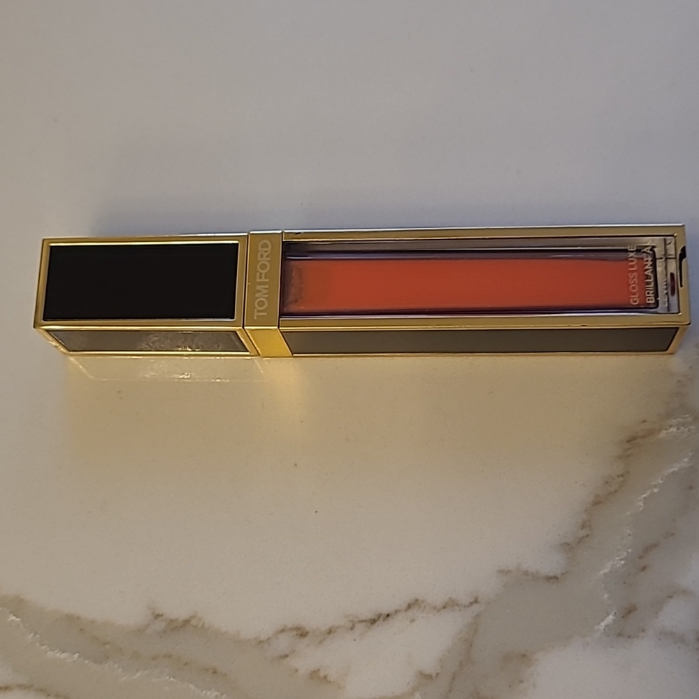 Tom Ford Glossy Lip Lacquer — Vivid Coral Orange - Picture 2 of 5